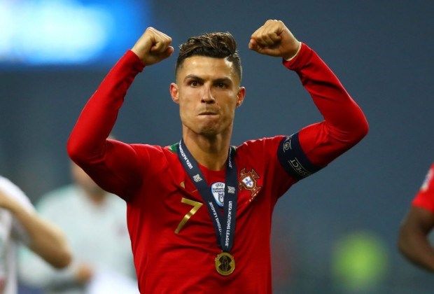 Lý do vì sao Ronaldo sẽ vượt qua Messi, Van Dijk? - Bóng Đá