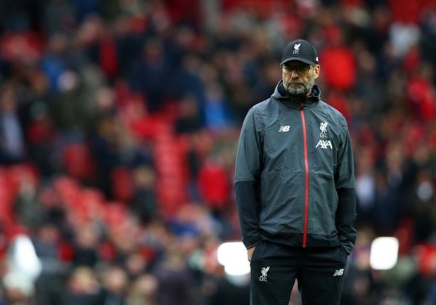 Trong lượt trận vòng 9 Premier League vào đêm qua, Liverpool đã chính thức khép lại mạch trận toàn thắng khi chỉ giành được 1 trận hòa trước Man Utd tại Old Trafford.