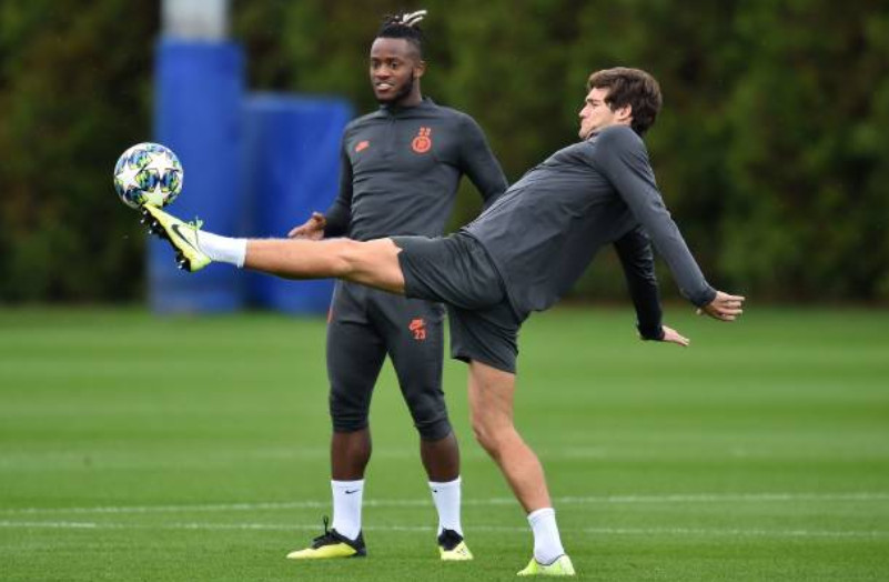 Chính vì lẽ đó trận đấu tại Stamford Bridge đêm nay sẽ có ý nghĩa rất quan trọng trong việc xác định ngôi đầu bảng đấu.