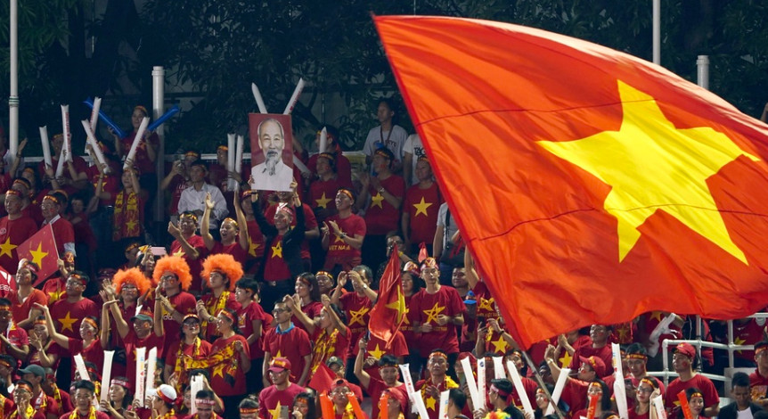 Ảnh Bác Hồ cùng lá cờ khổng lồ của Việt Nam đã xuất hiện tại Rizal Memorial