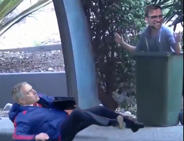 Cười té ghế: Klopp ở lại để cân cả nước Anh - Bóng Đá