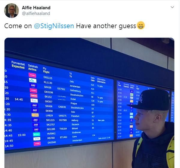 Ông Alfie Haaland đã chia sẻ về bức ảnh Erling Haaland có mặt tại sân bay.