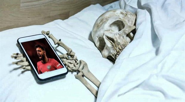 Có lẽ không ít CĐV của Man Utd đang rất "mệt mỏi" ngóng tin tức từ Fernandes.