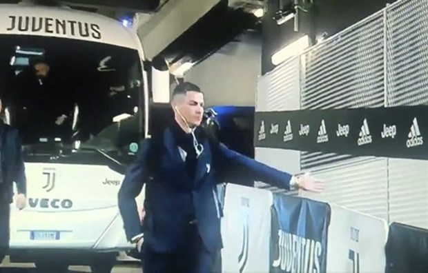 Sân không khán giả, đẳng cấp Ronaldo khiến NHM nể phục  - Bóng Đá