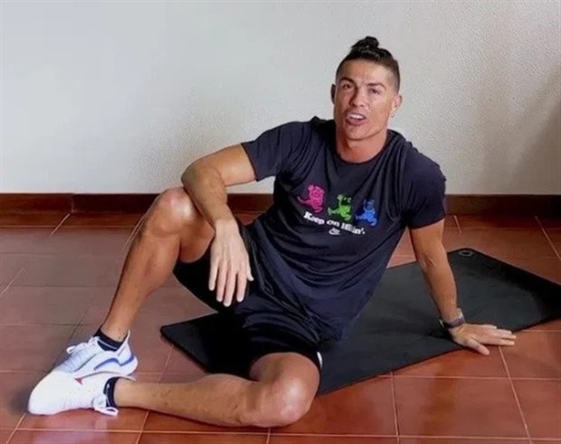 Mới đây Ronaldo cũng đã phát động thử thách gập bụng tại nhà đang được hưởng ứng khá nhiệt tình bởi các đồng nghiệp.