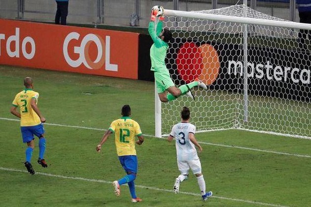 Alisson refuses to rate his Ballon d'Or chances after stunning save vs Argentina - Bóng Đá