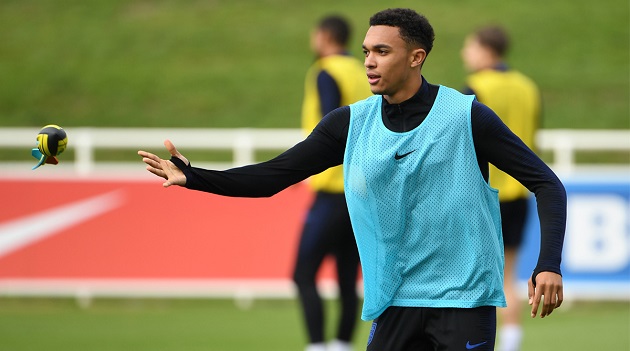 Klopp claims Alexander-Arnold still has to fight for No.1 right-back spot in England squad - Bóng Đá