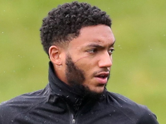 Joe Gomez vừa trải qua những tuần lễ khó khăn trong màu áo Liverpool cũng như ĐT Anh.