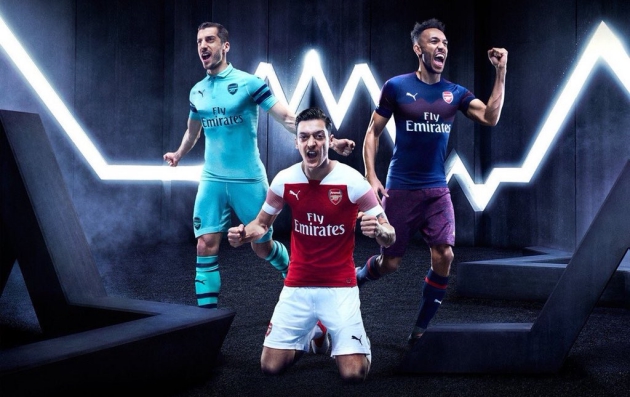 Bộ ba áo đấu của Arsenal mùa giải năm nay.