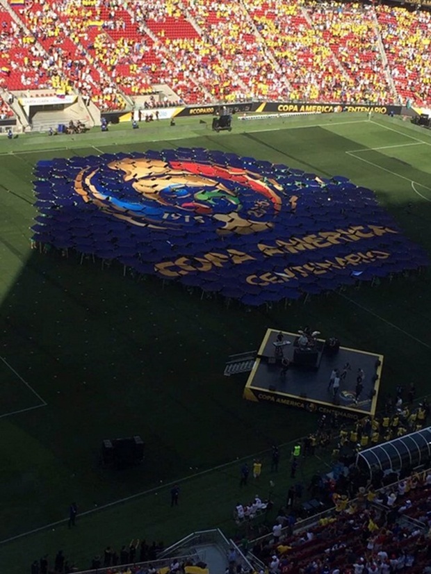 Copa America năm nay được tổ chức lần đầu tiên ngoài Nam Mỹ với sự tham dự của nước chủ nhà Mỹ, nhân dịp kỷ niệm 100 năm thành lập CONMEBOL (Liên đoàn bóng đá Nam Mỹ) và 100 năm ra đời giải đấu này. Ảnh: Internet.