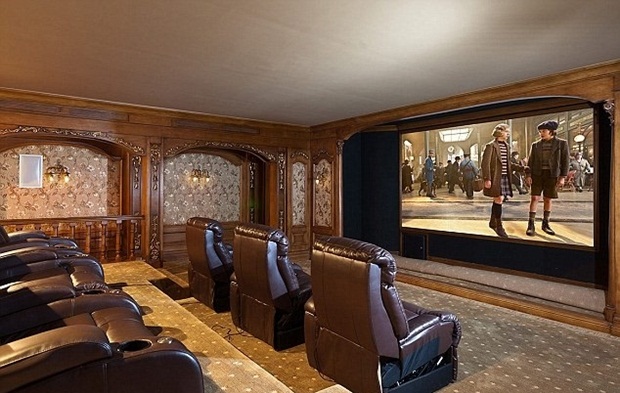 Biệt thự tại Belerly Hills có phòng tập thể lực và rạp chiếu phim. Tiền đạo của Barca và ĐT Brazil thuê một căn biệt thự có tới 7 phòng ngủ. Ảnh: Internet.