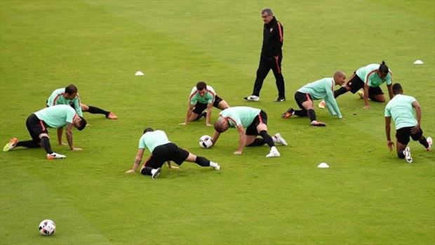 Chiến lược gia 61 tuổi sẽ phải đau đầu trong việc tìm ra đấu pháp hợp lý trong trận đấu được dự báo đầy khó khăn trước Croatia trên sân Stade Bollaert-Delelis. Ảnh: Internet.