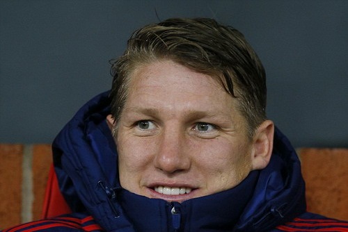 Mức lương có thể là lý do khiến Schweinsteiger chưa thể chia tay M.U. Ảnh: Internet.