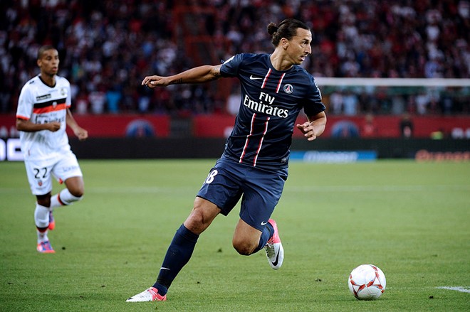 Tới mùa 2012-13, Ibrahimovic lập cú đúp trong trận hòa 2-2 của Paris Saint Germain trước Lorient ở ngày khai mạc Ligue 1. Ảnh: Internet.