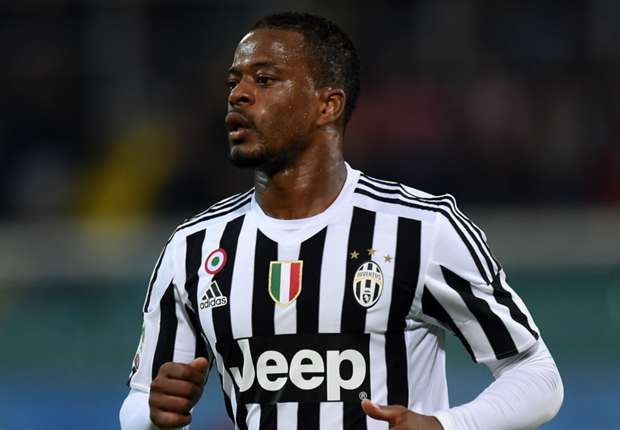 Patrice Evra không thể duy trì mãi phong độ đỉnh cao ở độ tuổi 35. Ảnh: Internet.