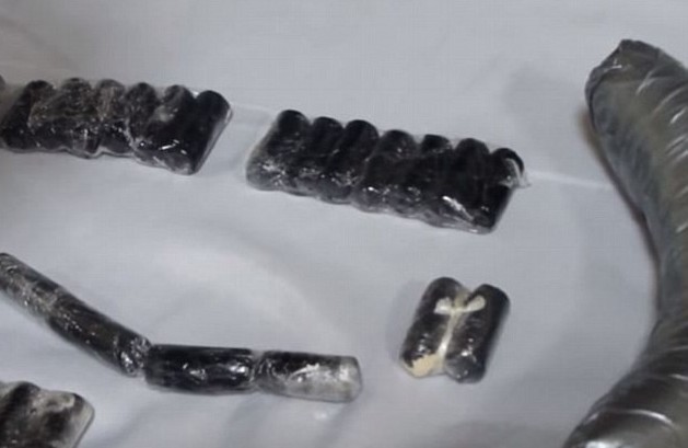 Những viên ma túy được gói bọc cẩn thận nhưng vẫn không qua mắt được lực lượng an ninh. Ảnh: Internet.