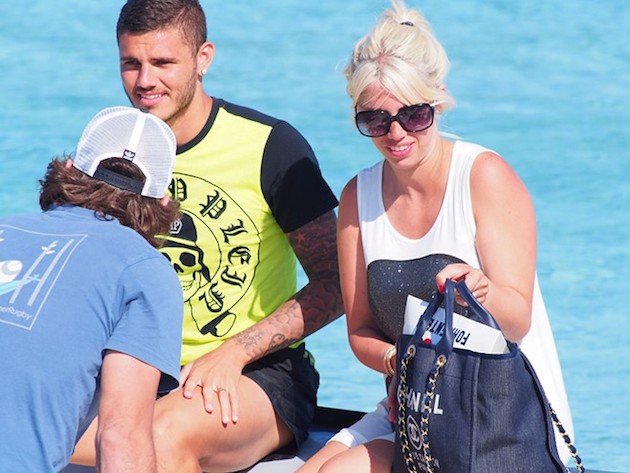 Mauro Icardi và Wanda Nara trong một chuyến nghỉ mát. Ảnh: Internet.