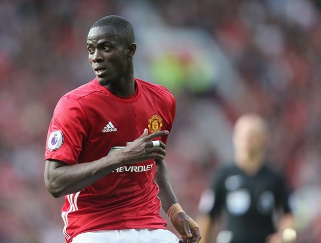 Trung vệ Eric Bailly (7 điểm): Ngoại trừ tình huống phòng ngự hời hợt để Emenike căng ngang cho Van Persie ghi bàn ở cuối trận, tân binh người Bờ Biển Ngà đã có một trận đấu khá xuất sắc. Ảnh: Internet.