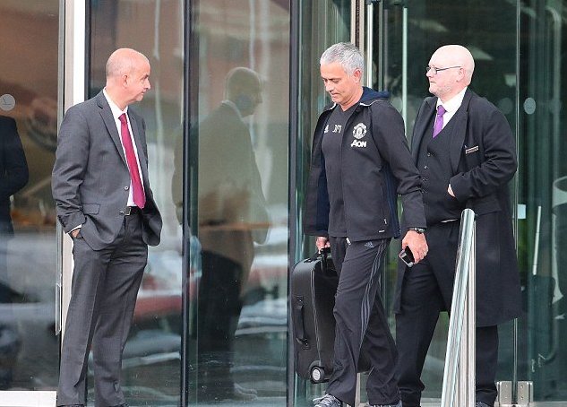 Mourinho luôn nằm trong tầm ngắm của các tay săn ảnh. Ảnh: Internet.