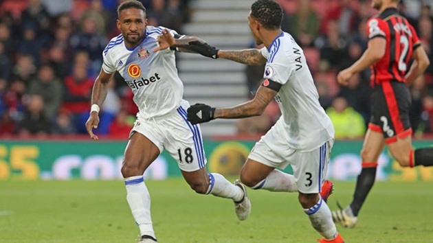 AFC Bournemouth 1-2 Sunderland: Jermain Defoe đã ghi tới 11 bàn trên sân khách ở Premier League kể từ đầu năm 2016, con số này chỉ kém duy nhất Aguero (15 bàn). Ảnh: Internet.