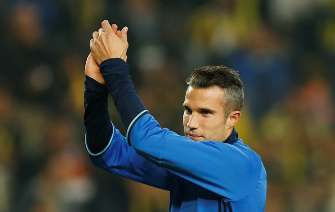 Ban đầu, có những lo ngại Persie sẽ bị hỏng luôn con mắt gặp vấn đề. Tuy nhiên, cựu sao Arsenal và Man United sau đó phủ nhận bị mù một bên mắt. Anh cho biết mình chỉ bị rách phần mí mắt và đó không phải chấn thương nghiêm trọng. Ảnh: Internet.