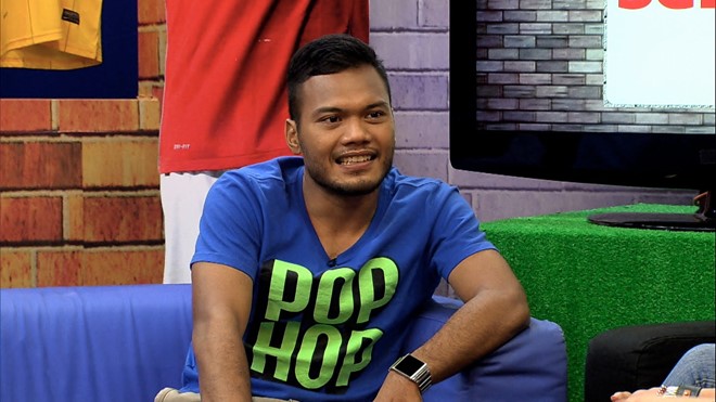 Safee Sali (29/1/1984): Sali được đánh giá là tiền đạo hay nhất mà bóng đá Malaysia sản sinh ra trong khoảng chục năm trở lại đây. Anh sở hữu tốc độ bứt phá tốt và rất nhạy bén trong dứt điểm. Safee Sali là vua phá lưới AFF Cup 2010 (5 bàn). Ở trận bán kết lượt đi giải đấu năm đó trên sân Bukit Jalil, chính Sali là người khiến tuyển Việt Nam phải ôm hận với cú đúp vào lưới Tấn Trường giúp Malaysia giành chiến thắng 2-0. Không chỉ là sát thủ trên sân cỏ, Safee Sali còn được biết đến như một "thợ săn" trong tình trường. Tài khoản mạng xã hội của Sali có 174.000 người theo dõi. Anh là gương mặt đại diện của hãng Nike ở Đông Nam Á.
