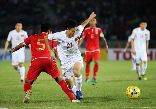 Văn Toàn đang hoàn thiện kỹ năng qua người "ngọt" không kém gì Công Phượng. Anh lại hiệu quả hơn Công Phượng ở sự phối hợp với đồng đội.