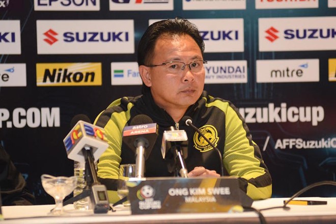 HLV Ong Kim Swee không có nhiều lựa chọn trước về chiến thuật trước Việt Nam. Ảnh:Getty Images.