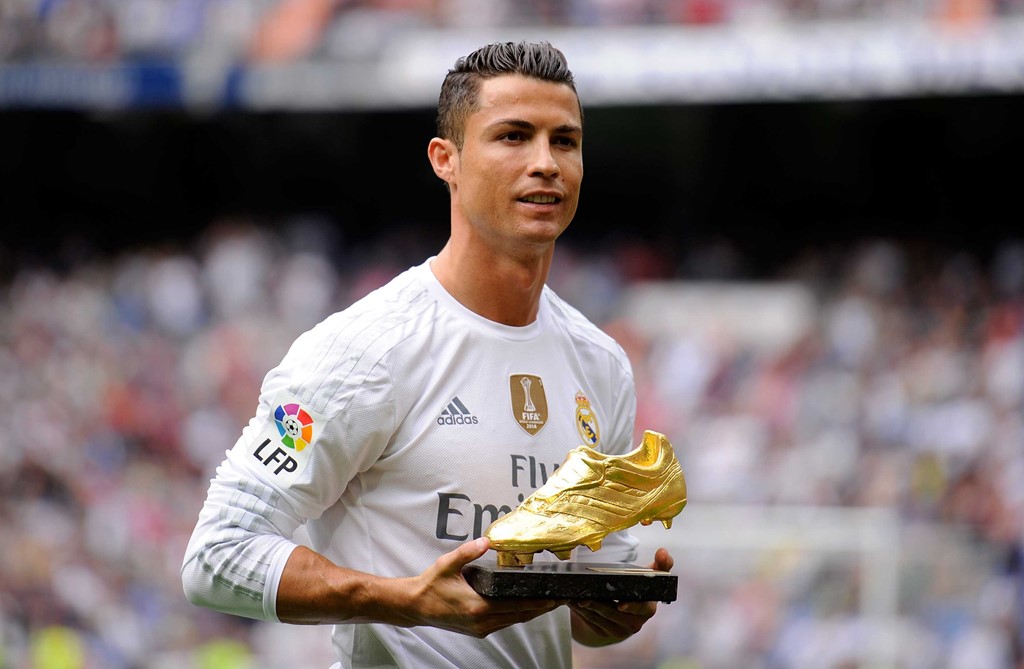 Chuỗi trận lập hat-trick tại La Liga: Ronaldo và Messi đều đang giữ kỷ lục về số cú hat-trick trong một mùa tại La Liga với 8 lần. Dẫu vậy, cả hai vẫn chưa từng lập hat-trick trong 3 trận liên tiếp như cố danh thủ Isidro Langara (Real Oviedo) cách đây hơn 80 năm. Ảnh: Getty Images.