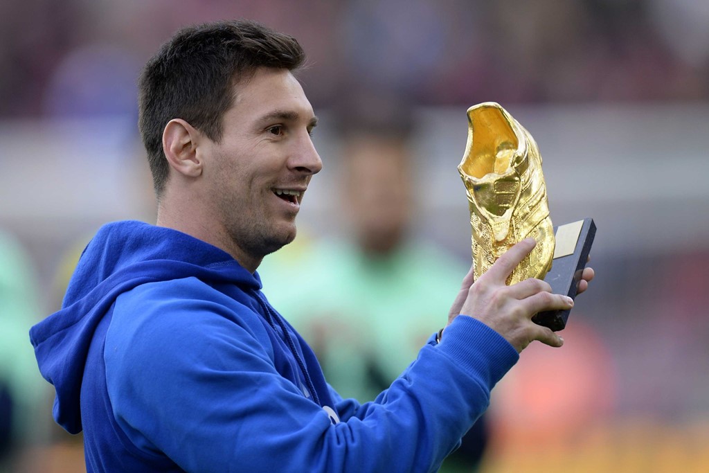 Nhiều danh hiệu Pichichi: Ronaldo và Messi mới chỉ 3 lần giành danh hiệu Pichichi (Vua phá lưới La Liga). Để phá kỷ lục về số danh hiệu cá nhân cao quý trên, cả hai ngôi sao sẽ phải vượt qua cột mốc 6 lần “lên đỉnh” của huyền thoại Telmo Zarra. Ảnh: Getty Images.