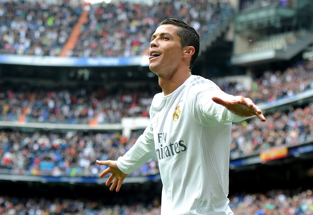 Đạt cột mốc 50 và 100 bàn nhanh nhất tại La Liga: Ronaldo hiện giữ kỷ lục đạt đến cột mốc 150, 200 và 250 bàn thắng nhanh nhất tại La Liga. Song CR7 lại không phải cầu thủ có sự khởi đầu ấn tượng nhất ở giải đấu hàng đầu xứ sở đấu bò. Huyền thoại Isidro Langala chỉ mất lần lượt 37 và 82 trận để đạt đến cột mốc 50 và 100 bàn thắng. Ảnh: Getty Images.