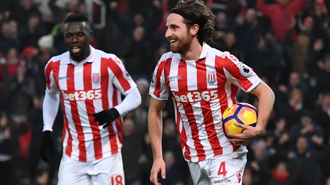 Stoke 2-2 Leicester: Joe Allen lúc này đã ghi được 5 bàn tại Premier League, nhiều hơn tổng số bàn thắng anh ghi được trong bốn mùa bóng trước (4 bàn).