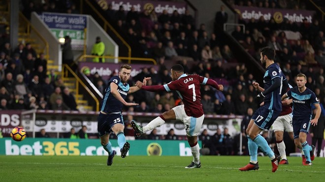 Burnley 1-0 Middlesbrough: Andre Gray ghi bàn thắng duy nhất giúp Burnley vượt qua Middlesbrough