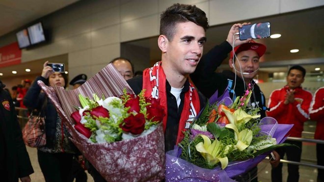 Oscar tới Trung Quốc, tuy nhiên sẽ gắn bó với Shanghai SIPG bao lâu? Ảnh: Getty Images.