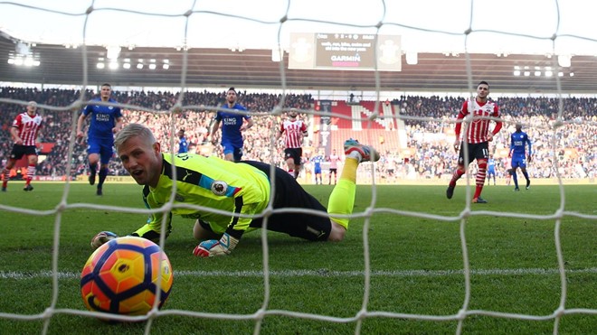 Southampton 3-0 Leicester City: Pha đá penalty thành công của Dusan Tadic là bàn thắng đầu tiên anh ghi được cho Southampton sau hơn 1 năm.