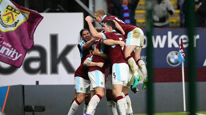 Burnley 1-0 Leicester City: Burnley đã thắng 9 trận ở Premier League mùa này, đây là thành tích tốt nhất từ trước tới nay (kỷ lục trước khi bị phá vỡ là 7 trận vào mùa 2009/10).