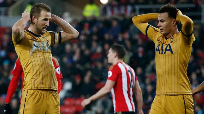 Sunderland 0-0 Tottenham Hotspur: Bộ đôi Harry Kane và Dele Alli tiếc nuối vì bỏ lỡ cơ hội ngon ăn.