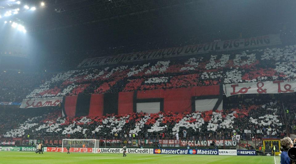 Milanista không khỏi lo âu cho tương lai của đội bóng với dàn BLĐ sắp tới. Ảnh: The Sun.
