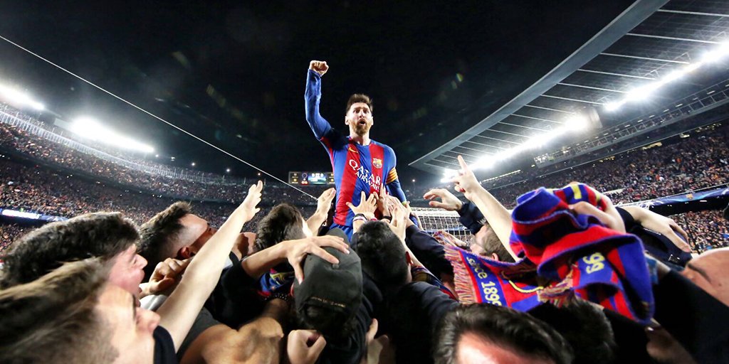 Messi, với Argentina, anh chưa thể là của những trận đấu lớn, nhưng với Barca, anh được tôn vinh như thế này đây