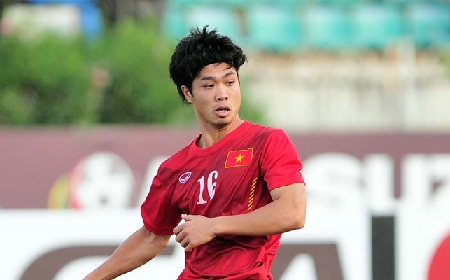 Công Phượng vẫn chưa thực sự ổn định ở sân chơi V.League, đó là lý do khiến HLV Hữu Thắng chưa thể đặt trọn niềm tin vào anh trên tuyển. Ảnh: Quốc Bảo.