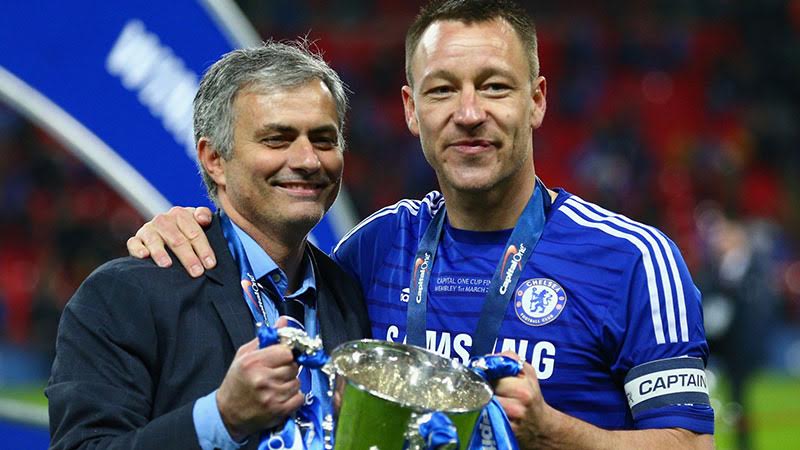 Terry hai lần đứng sau lưng việc Mourinho bị sa thải.