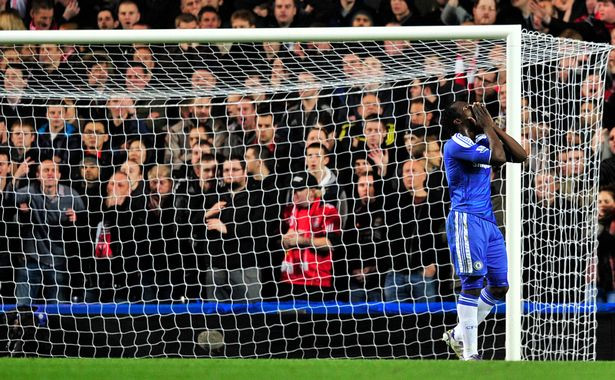 Fan Chelsea sẽ tìm mọi cách để chê Lukaku: "Không, chúng tôi không cần Lukaku bởi cậu ấy từng là hàng thải của Chelsea. Cậu ta thậm chí còn đánh đầu trúng cột dọc ở khoảng cách 2 m".