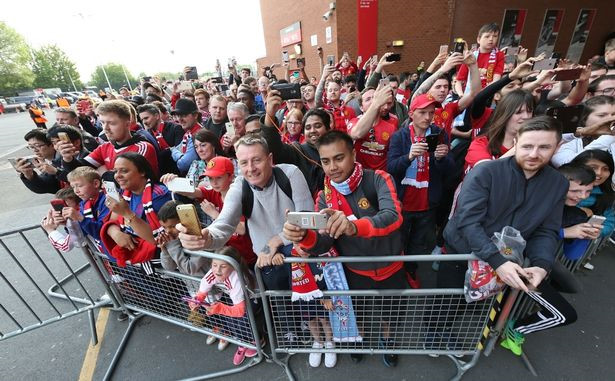 Ngược lại, Romelu Lukaku sẽ trở thành ngôi sao hàng đầu trong mắt CĐV Man Utd, ngay cả Antoine Griezmann hay Alvaro Morata cũng không thể sánh bằng.