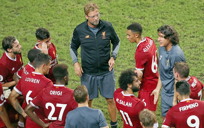 Klopp thất thế trong cuộc chạy đua vũ trang với các đối thủ.