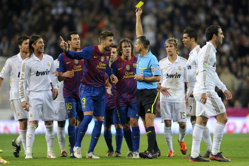 Cựu trọng tài Cesar Fernandez đã có 3 lần điều khiển các trận El Clasico. Ảnh: Getty.