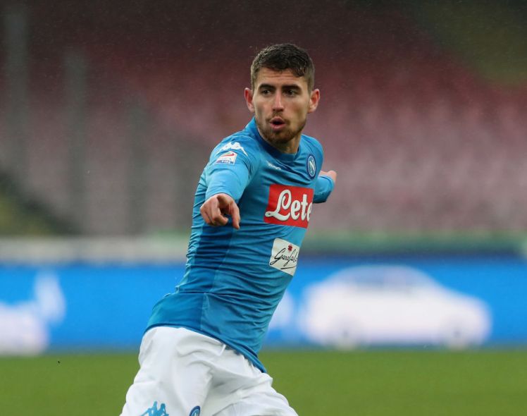 Liverpool đang đi trước Man United một bước trong thương vụ chiêu mộ Jorginho của Napoli.