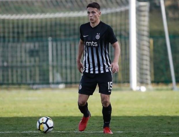 Manchester United đang dành sự quan tâm đặc biệt đến tài năng trẻ Svetozar Markovic. Ảnh: Getty Images.