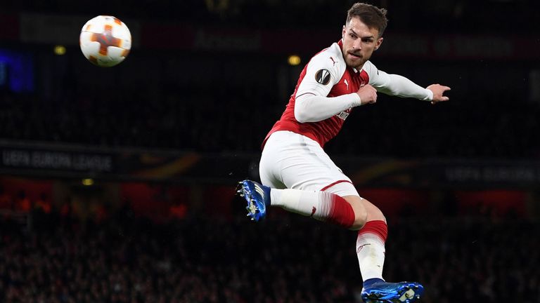 Ramsey lập siêu phẩm "ta-lông" để đời trong thắng lợi 4-1 của Arsenal trước CSKA Moscow.