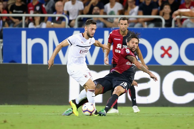 Calhanoglu có thể phải ngồi dự bị ở trận đấu tiếp theo.