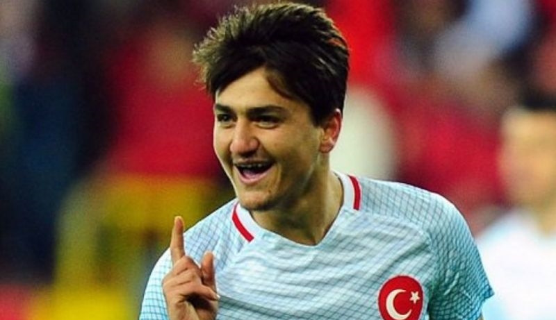 Cengiz Under, người khiến Tottenham phải đối đầu với Arsenal là ai? - Bóng Đá